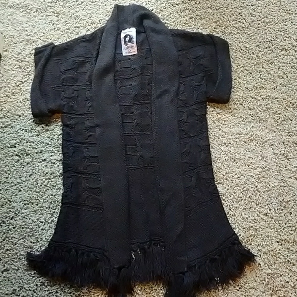 Short sleeve sweater